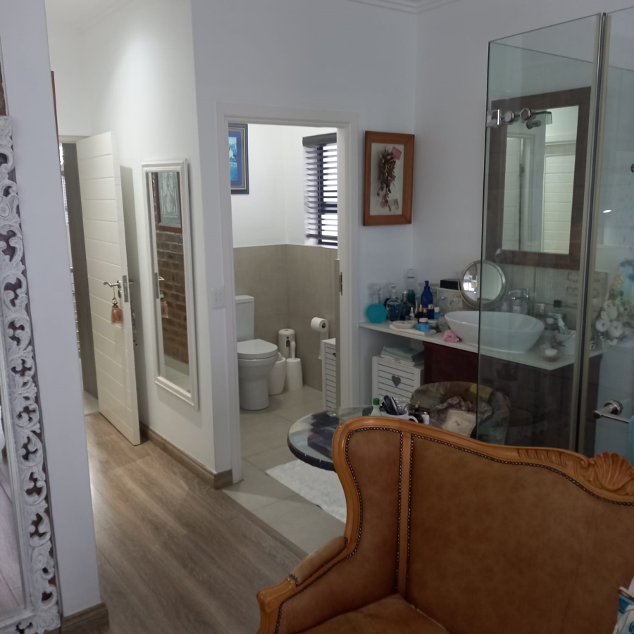 4 Bedroom Property for Sale in Menkenkop Western Cape